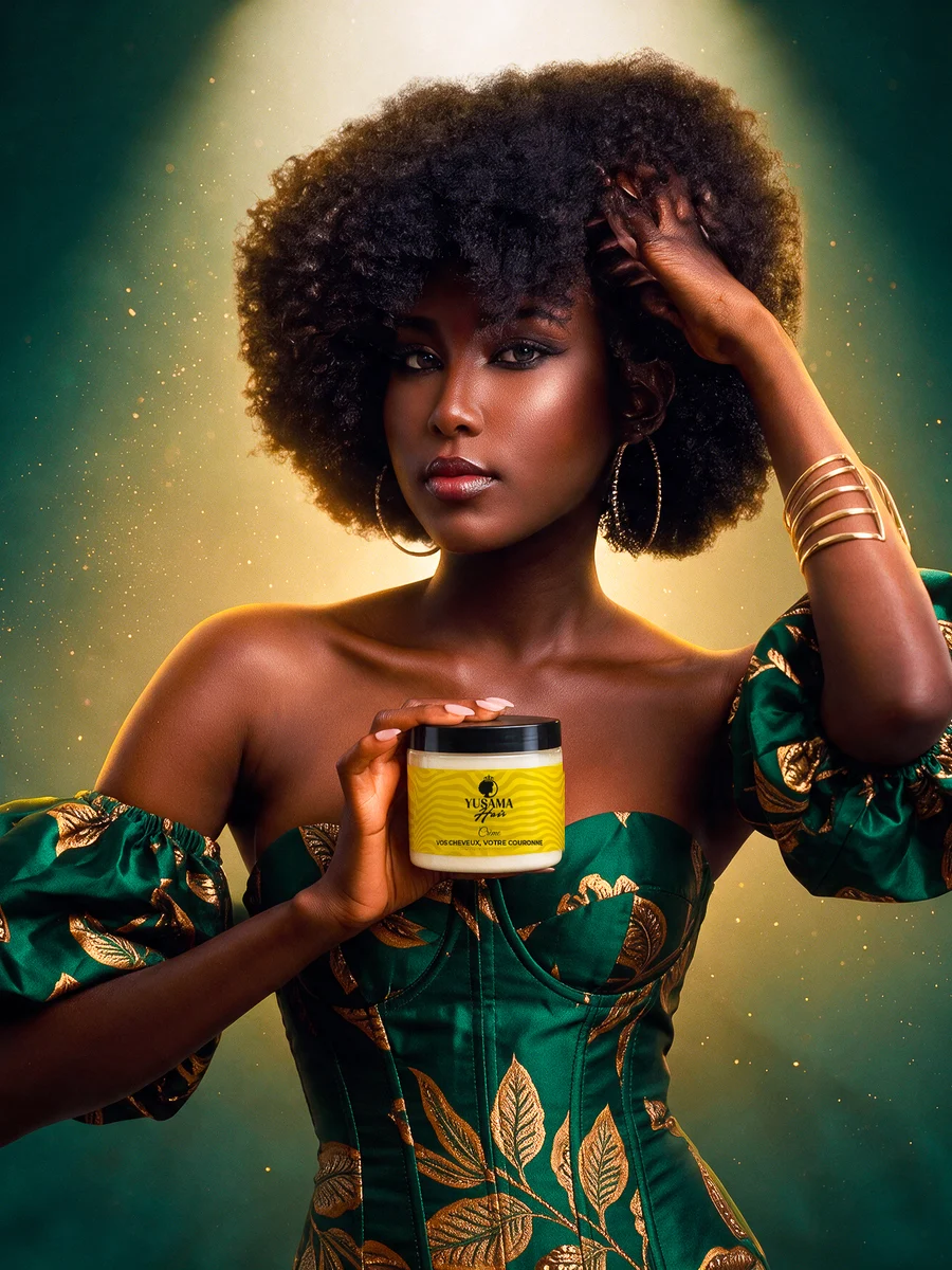 Yuyu Baldé présentant la Crème Yusama Hair